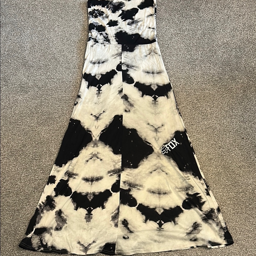 Fox Strapless Black and White Tie-Dye Maxi Dress